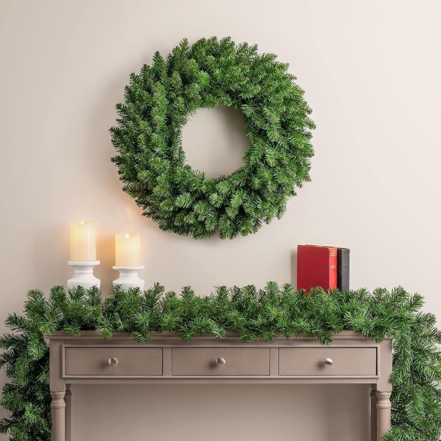 Plain Christmas Wreath for Front Door, Luxury Artificial Spruce Wreath, Home Xmas Decoration, Natural Looking Dual Tone PVC Needles, Easy Hanging, Wall Window Mantlepiece (60Cm / 200 Tips)