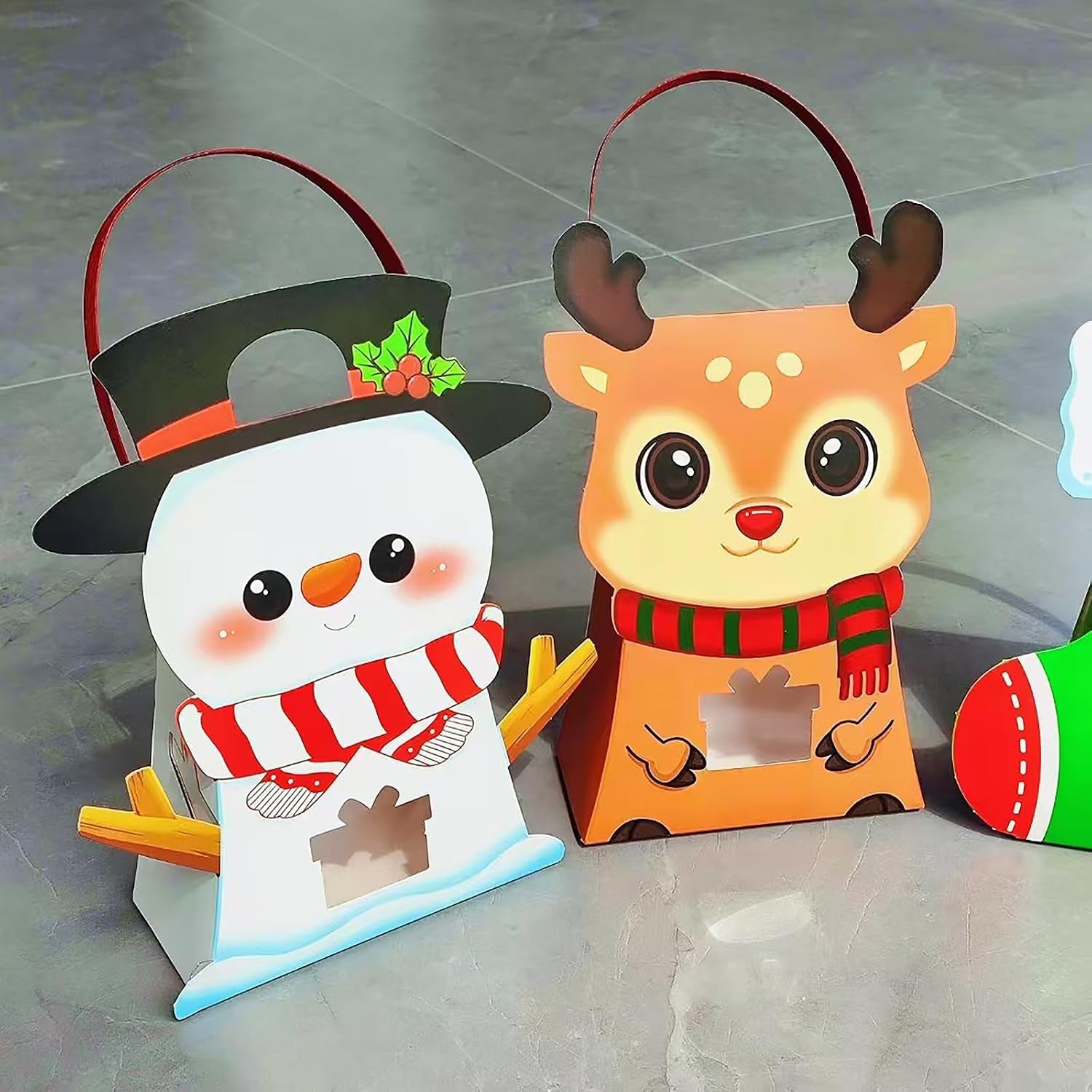 30 PCS Gift Bags with Handles for Christmas, Paper Candy Treat Boxes with Window，Xmas Party Goodie Treat Bags with Stickers for Kids Winter Birthday，Christmas Party Favor Supplies