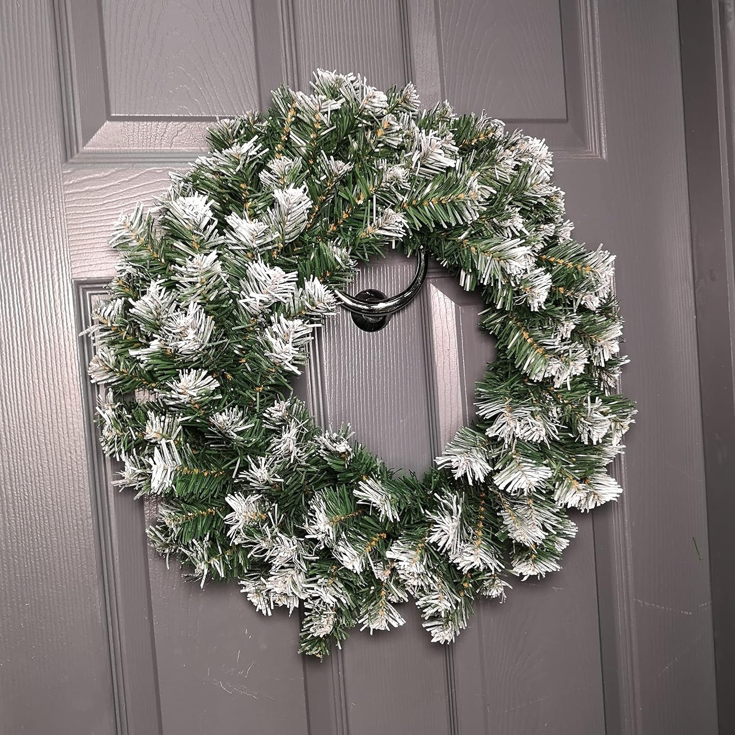 55Cm Snow Tipped Green Pine PVC Door Wreath Christmas Decoration