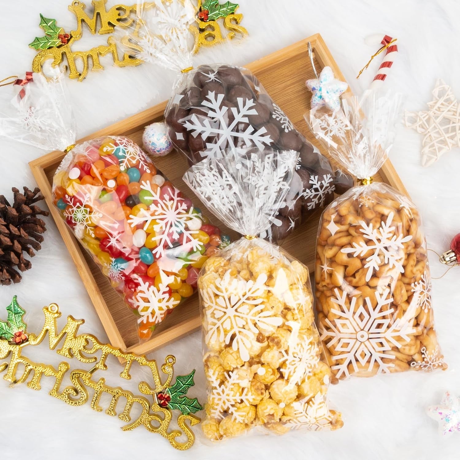 100 Pieces Christmas Snowflake Cellophane Bags, Xmas Snowflake Clear Candy Bags with Metallic Twist Ties for Winter Christmas Party Snowflakes Birthday Supplies