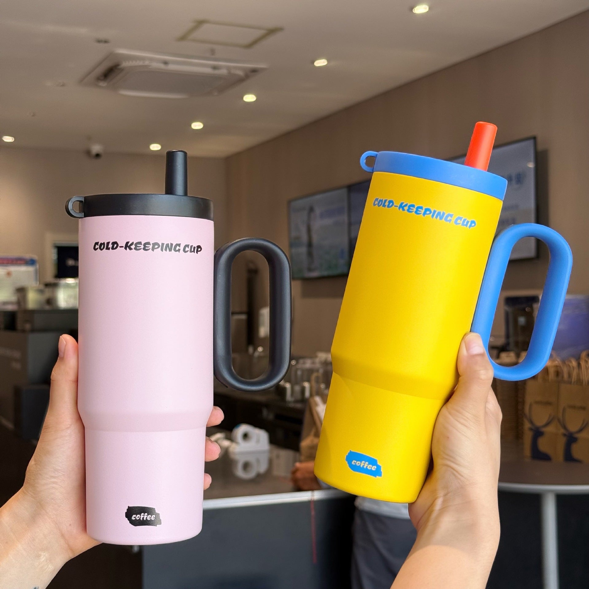 Portable Handle-equipped Cold-water Cup For The Car