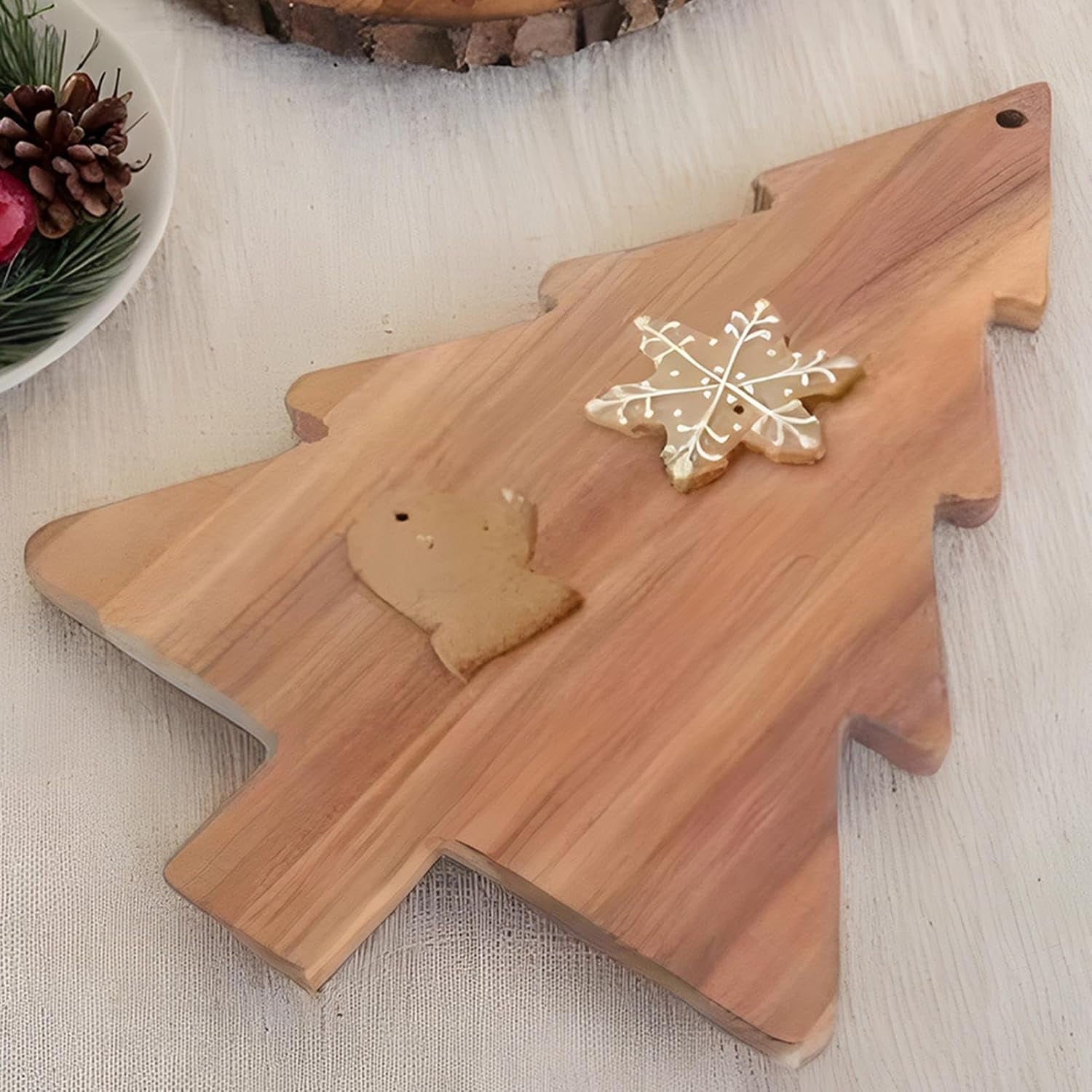 Wooden Christmas Tree Chopping Board, 38X24X1.3Cm Christmas Tree Shaped Cheese Board, Multi-Functional Food Serving Tray Cutting Boards, Kitchen C-Hristmas Decoration for Cheese Sushi Bread