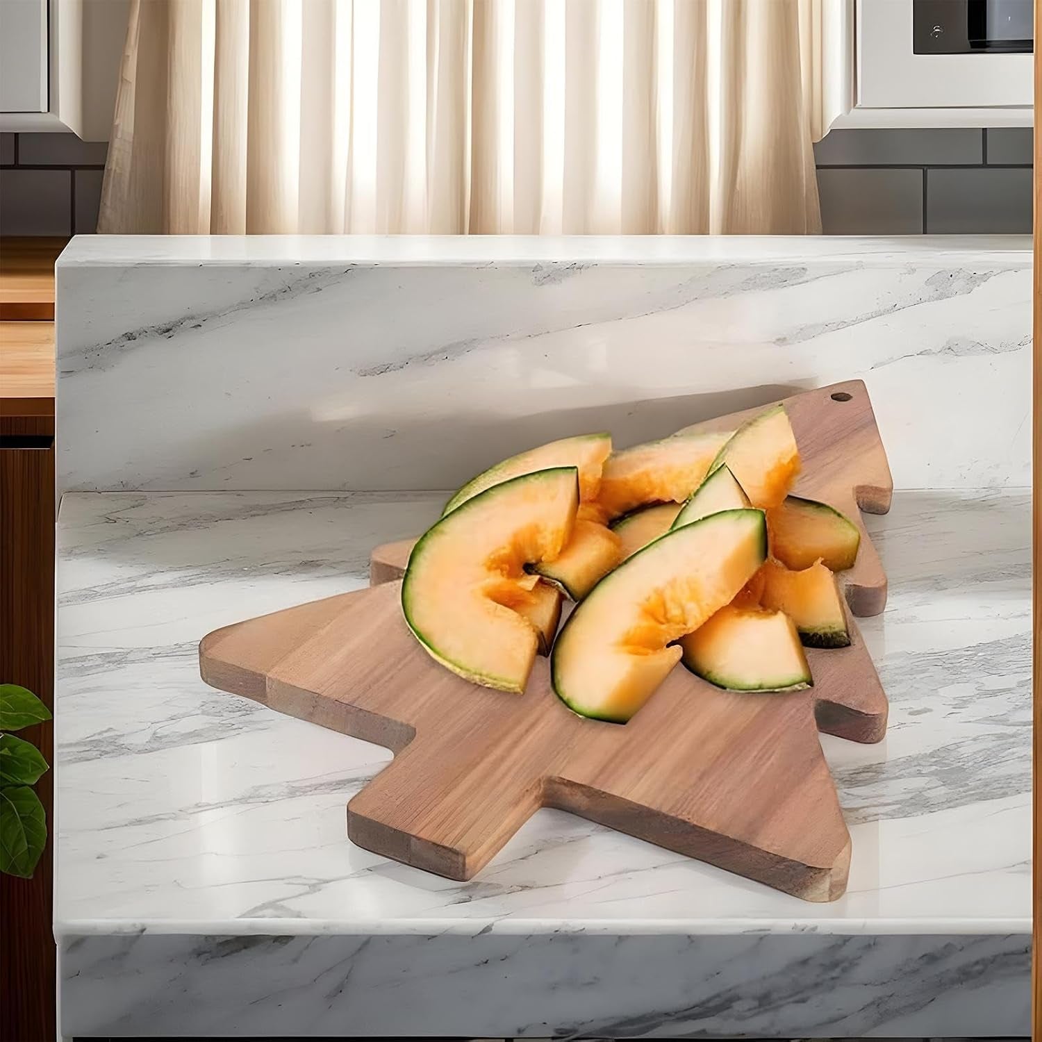 Wooden Christmas Tree Chopping Board, 38X24X1.3Cm Christmas Tree Shaped Cheese Board, Multi-Functional Food Serving Tray Cutting Boards, Kitchen C-Hristmas Decoration for Cheese Sushi Bread