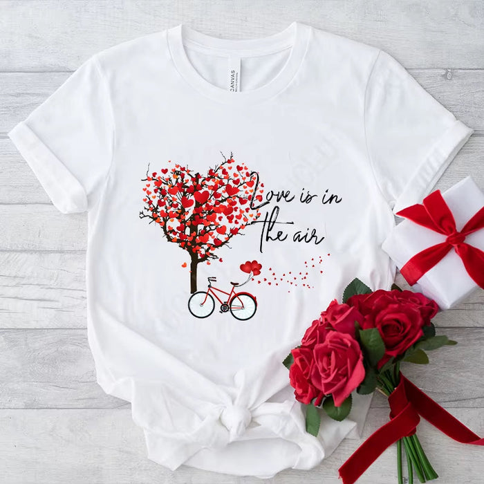 Love Is in the Air T-Shirts for Men Women Matching Couples Valentine’S Day Shirt Anniversary Graphic Y2K Tops Short Sleeve Tees