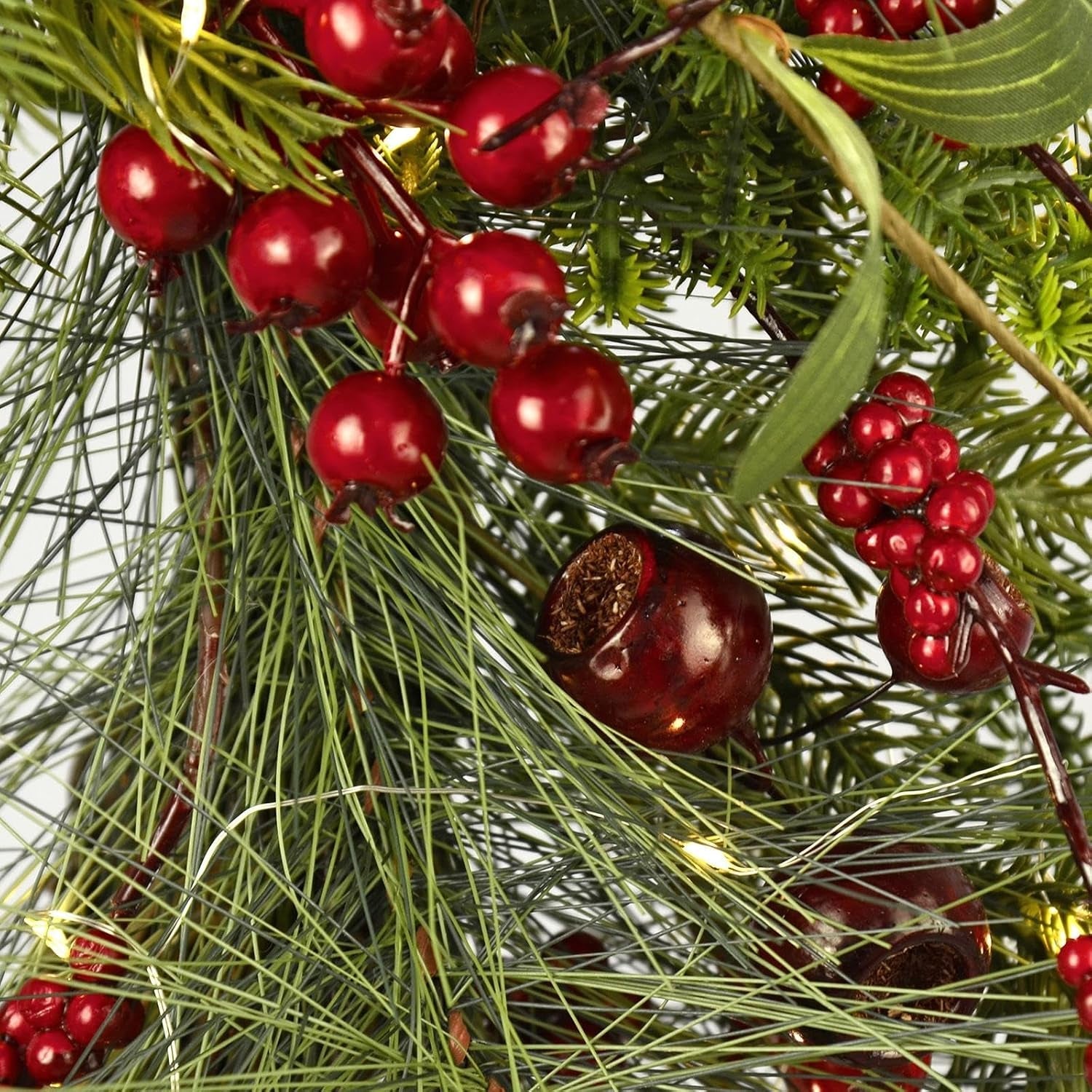 Red Berries Christmas Wreath Light up Pine Spruce Branches Rattan Twigs 60Cm
